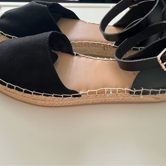 Sandals ❤️ - Picture 2 of 4